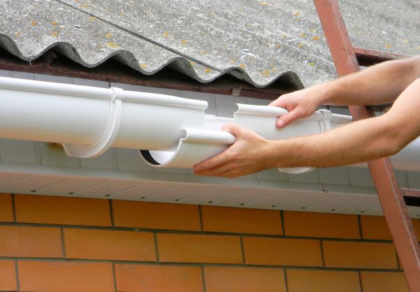 Cost of Gutter Hanging in Bowie